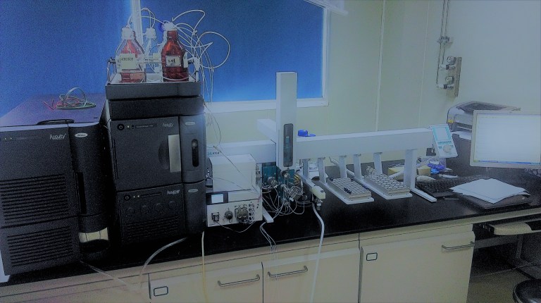 2016年3月本公司自行開發的HighSPEed在線多維SPE柱系統成功的整合在Waterst 的LC-MS-MS上.jpg